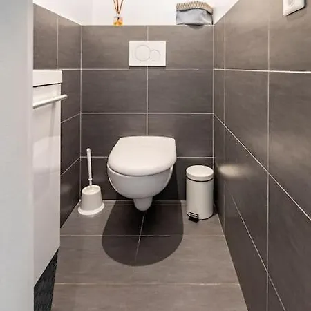 Holiday home Paris La Defense - Refurbished Independent House