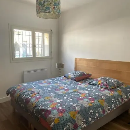 Holiday home Paris La Defense - Refurbished Independent House *