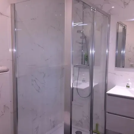 Paris La Defense - Refurbished Independent House Holiday home La Garenne-Colombes