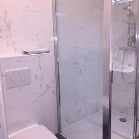 Paris La Defense - Refurbished Independent House La Garenne-Colombes