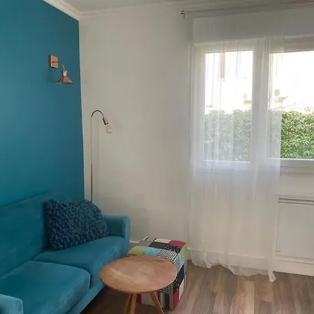 Holiday home Paris La Defense - Refurbished Independent House *
