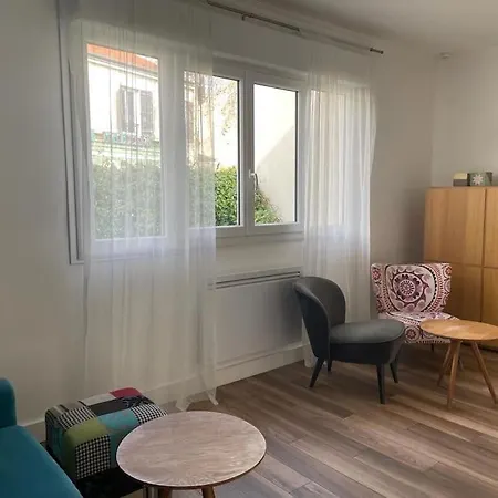 Holiday home Paris La Defense - Refurbished Independent House