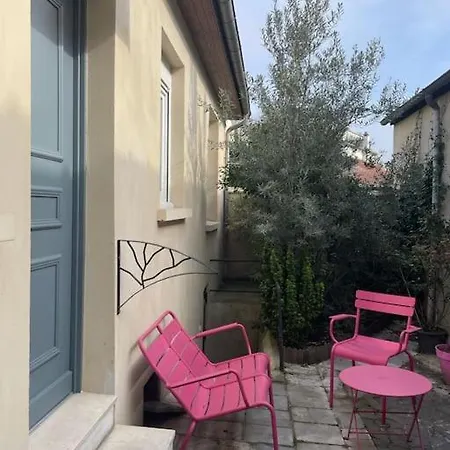Holiday home Paris La Defense - Refurbished Independent House