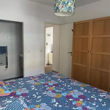 Paris La Defense - Refurbished Independent House
